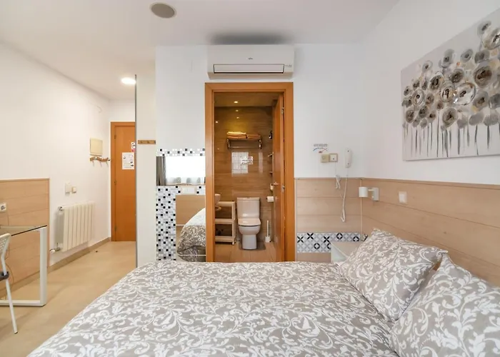 Hostal House